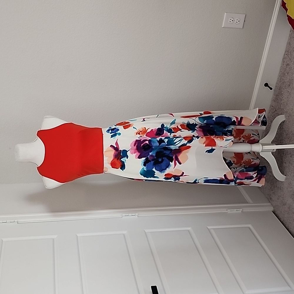 Floral dress size 4, high low
